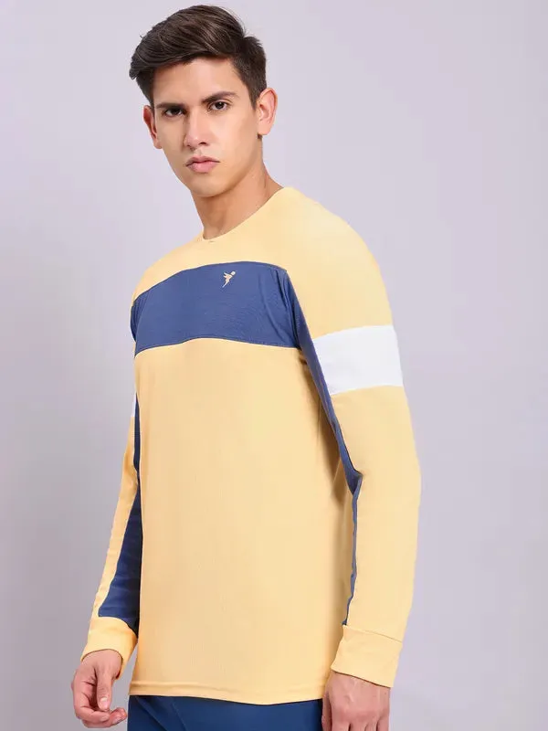 Men Colorblock Slim Fit Crew Neck T-shirt with TECHNOLITE