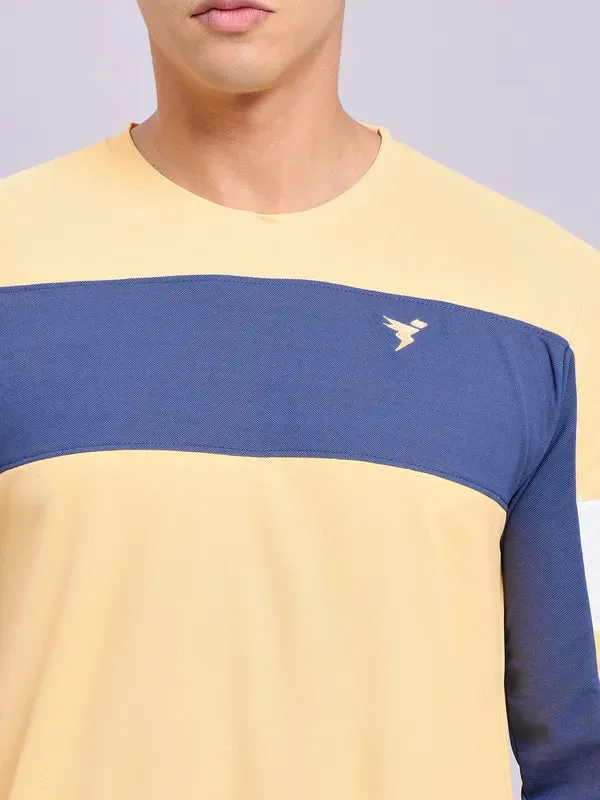 Men Colorblock Slim Fit Crew Neck T-shirt with TECHNOLITE