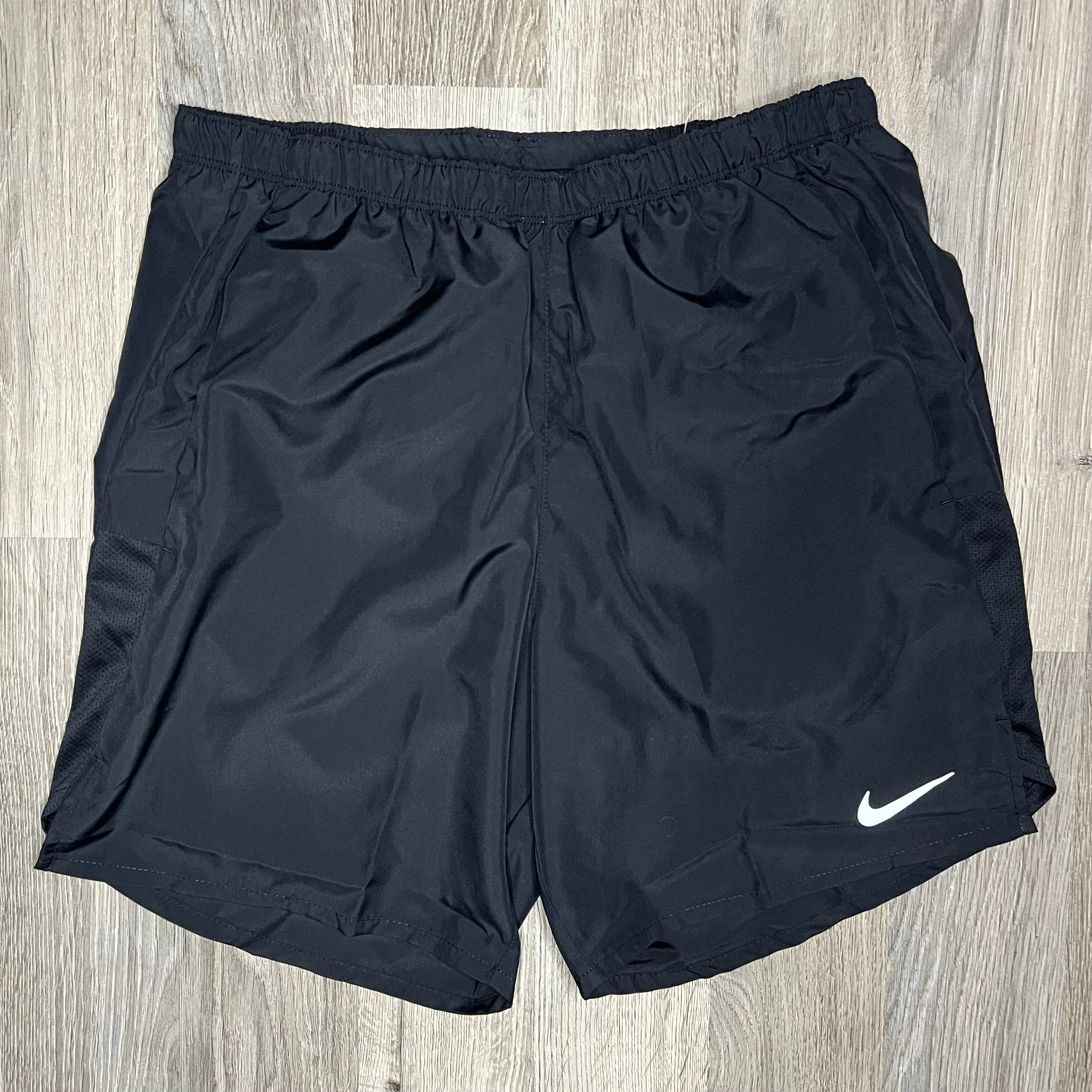 Nike Miler & Challenger - Tee & Shorts - Punch / Black
